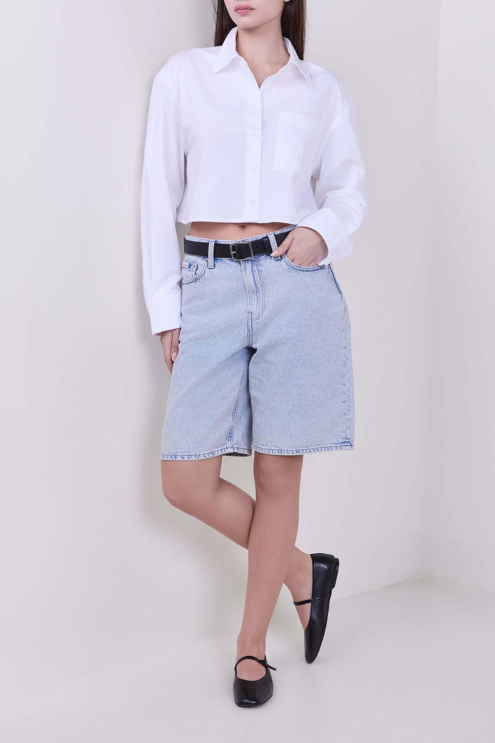 מכנסי ג'ינס קצרים